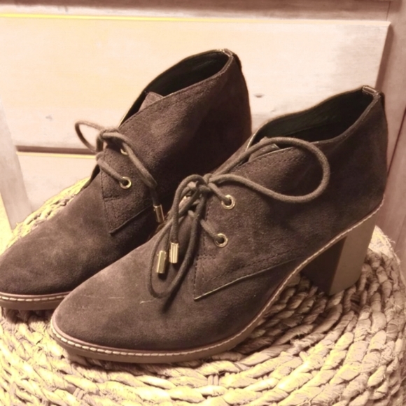 Tory Burch Shoes - Tory Burch Suede Sheepskin Lined Chukka 9 NWOT